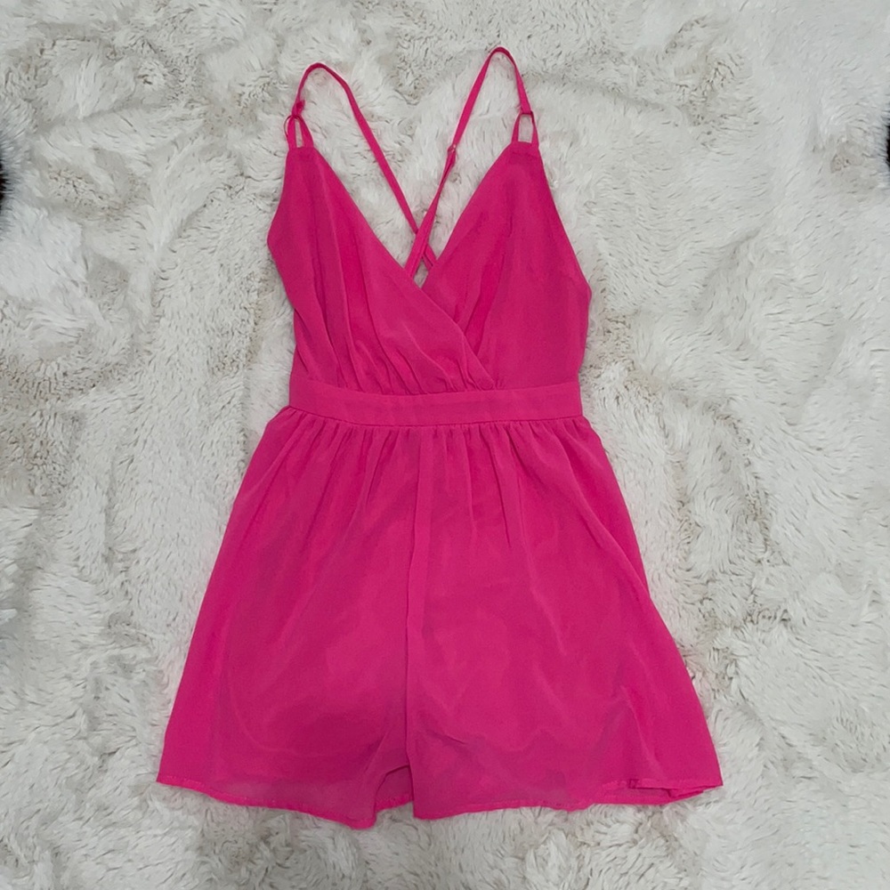 PINK ROMPER SUPER FLATTERING